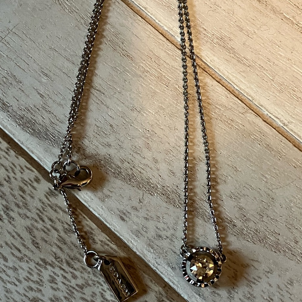 🌸Coach Crystal Necklace - Picture 6 of 6